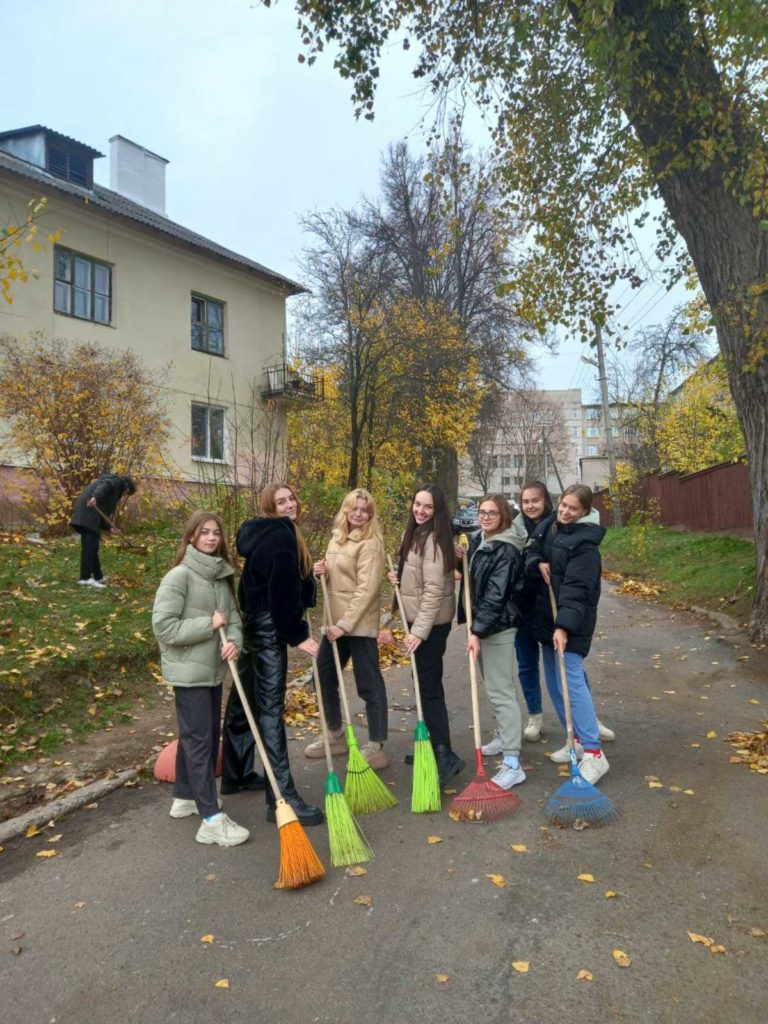 Принято участие в месячнике по уборке и благоустройству территории БГТУ